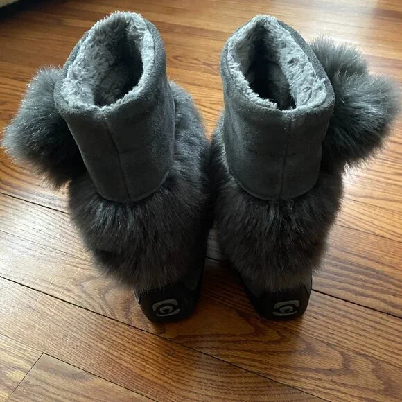 Manitobah Charcoal Short Boots Women's Size 9/Men's Size 7 - Picture 2 of 7